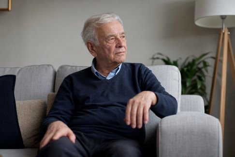 La prévention des troubles urinaires chez les seniors : solutions et accompagnement