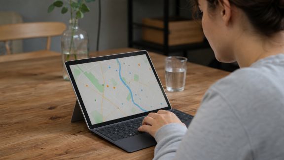 Utiliser les cartes interactives en ligne pour organiser ses déplacements