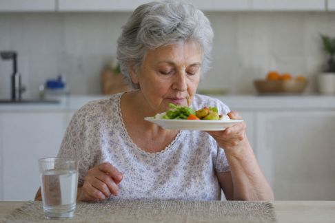 Gérer la perte ou la modification du goût avec l’âge : stratégies pour continuer à se régaler