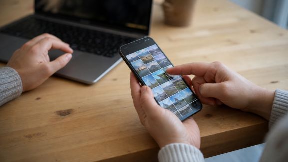 Envoyer et recevoir des photos par mail ou messagerie : les bons réflexes